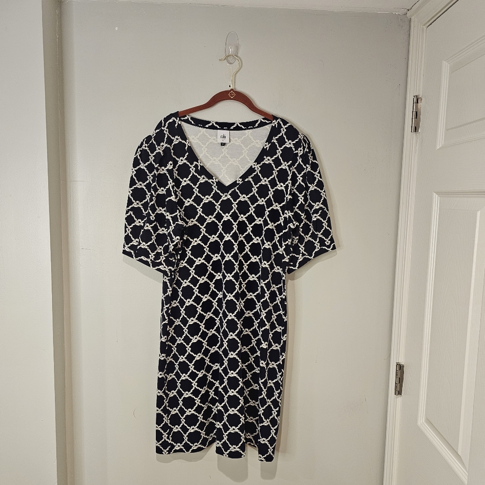 Elegant Black and White Patterned Dress